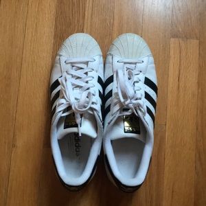 Used Adidas Women’s Superstars